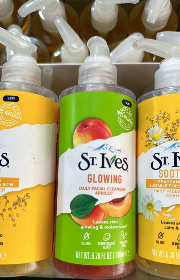 St. Ives Soothing Daily Facial Cleanser CHAMOMILE 200ML